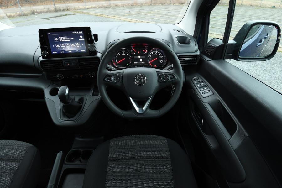 Торпедо Vauxhall Combo Life XL 2018 года  (фото 4 из 27)